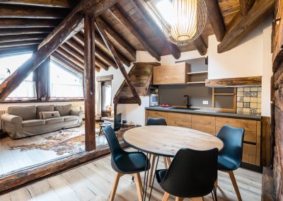 Baita tipica montagna Champorcher Aosta Mont Avic