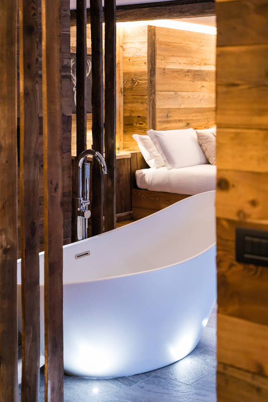 Weekend romantico in Valle d'Aosta: baita con vasca di Revivre Village