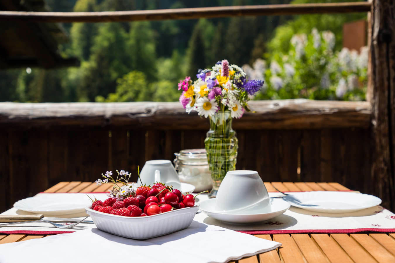 Yoga meditazione in montagna