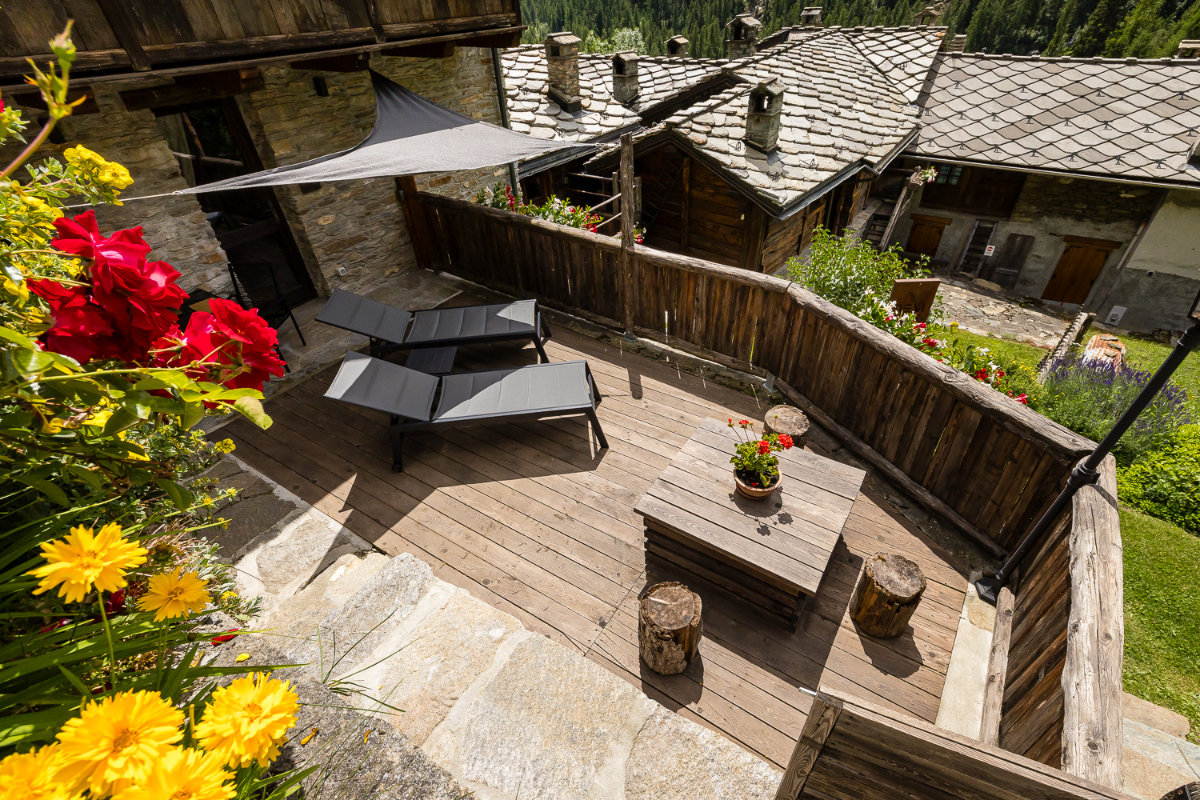 Revivre è un villaggio piccolo, composto da solo sei chalet. Questo significa che non esiste mai la sensazione di affollamento, nemmeno nei momenti in cui la maggior parte delle baite sono occupate.